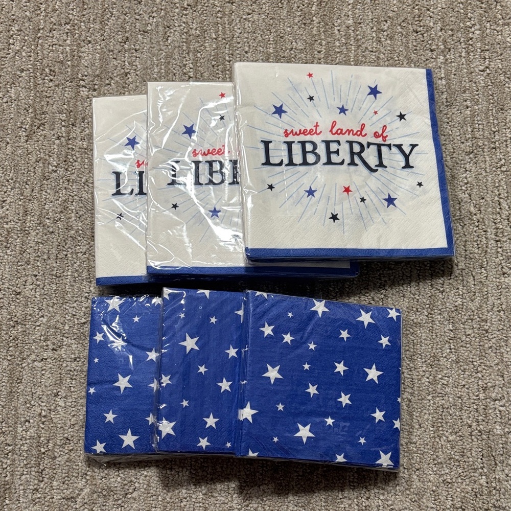 New 6 packages of patriotic napkins